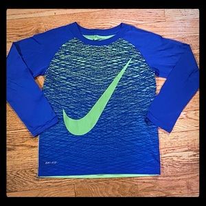 Boys size 6 Nike shirt